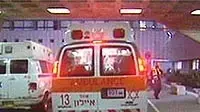 אמבולנס של מדא מפנה פצוע מהפיגוע בכפר עין עריכ (ערוץ 2) אמבולנס של מדא מפנה פצוע מהפיגוע בכפר עין עריכ (ערוץ 2)