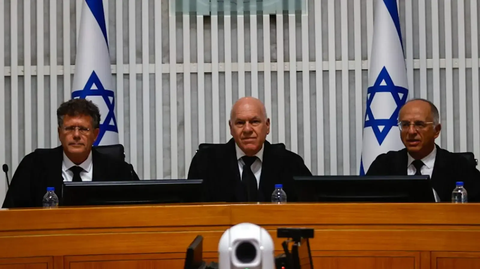 יצחק עמית ,נעם סולברג, טקס פרישת ממלא מקום נשיא בית המשפט העליון, השופט עוזי פוגלמן, ביה""מ העליון, 1 באוקטובר 2024 יצחק עמית ,נעם סולברג, טקס פרישת ממלא מקום נשיא בית המשפט העליון, השופט עוזי פוגלמן, ביה""מ העליון, 1 באוקטובר 2024