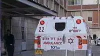 אמבולנס ממוגן עם הפצועה בפיגוע ליד נוקדים (ערוץ 2 אמבולנס ממוגן עם הפצועה בפיגוע ליד נוקדים (ערוץ 2