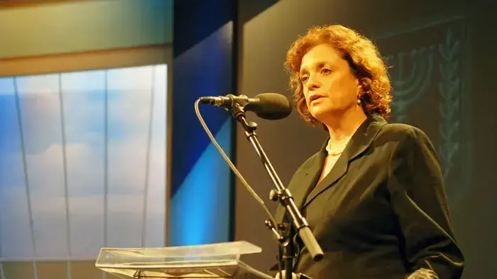 שרת החינוך פרופ' יולי תמיר שרת החינוך פרופ' יולי תמיר