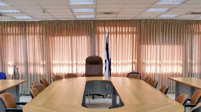 חדר ישיבות במשכן הכנסת חדר ישיבות במשכן הכנסת