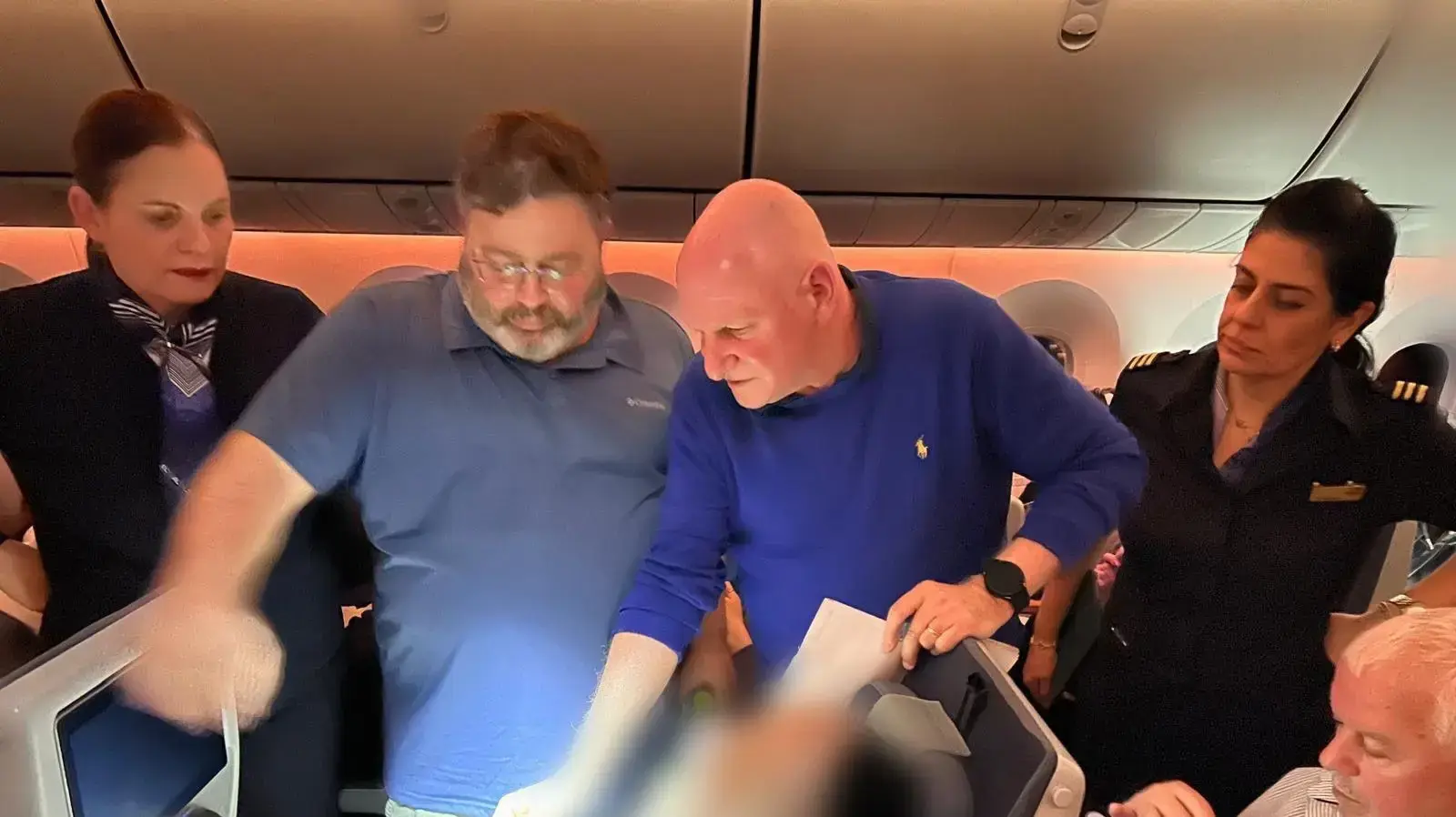 פרופ׳ יורם וייס העומד בראש המרכז הרפואי הדסה, העניק הלילה טיפול רפואי מציל חיים לאדם שעבר התקף לב בטיסת אל על פרופ׳ יורם וייס העומד בראש המרכז הרפואי הדסה, העניק הלילה טיפול רפואי מציל חיים לאדם שעבר התקף לב בטיסת אל על