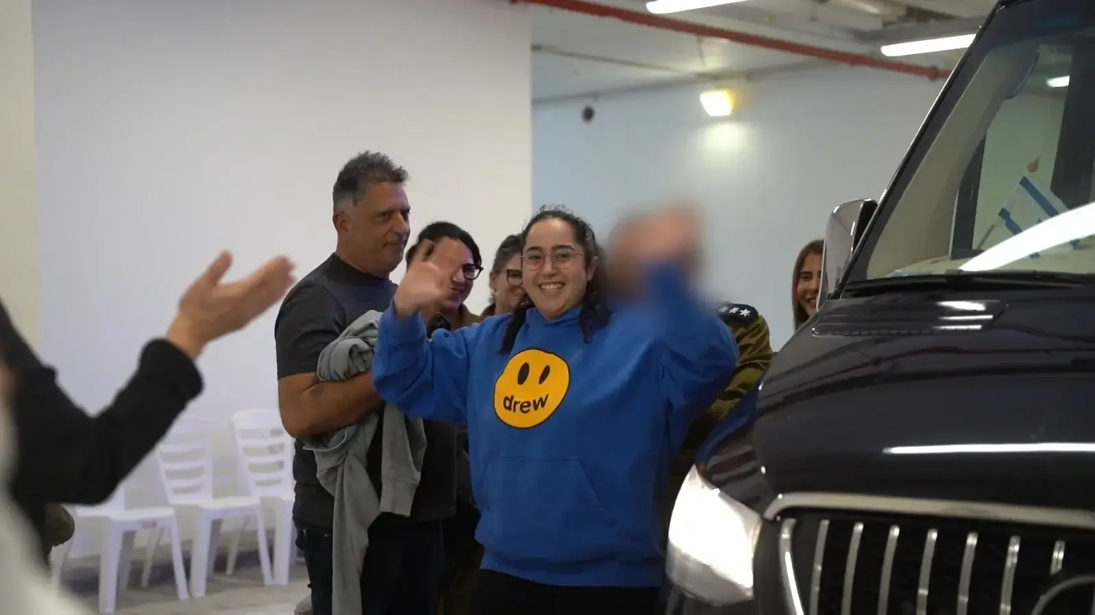 לירי אלברג עם משפחתה בבית החולים בלינסון לירי אלברג עם משפחתה בבית החולים בלינסון