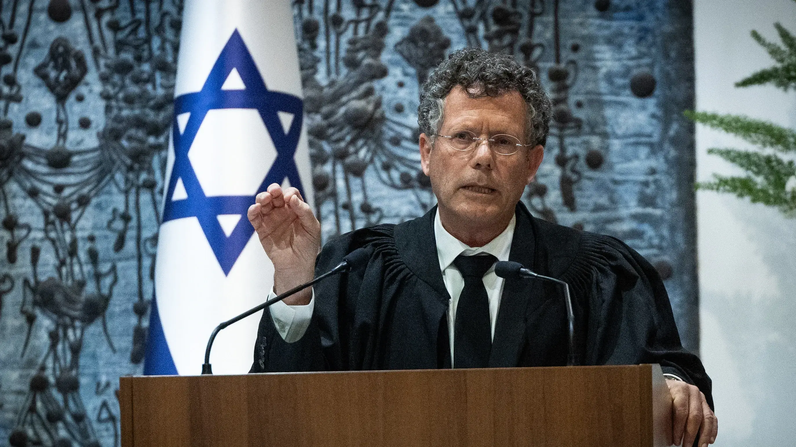 הנשיא העליון הנכנס יצחק עמית בטקס השבעתו, בית הנשיא, 13 בפברואר 2025 הנשיא העליון הנכנס יצחק עמית בטקס השבעתו, בית הנשיא, 13 בפברואר 2025