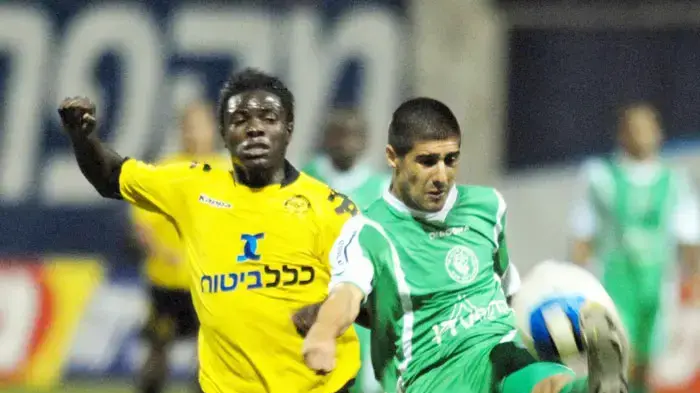 דגלאס דה סילבה שחקן הפועל כפר סבא מול דלה ימפולסקי שחקן מכבי נתניה דגלאס דה סילבה שחקן הפועל כפר סבא מול דלה ימפולסקי שחקן מכבי נתניה