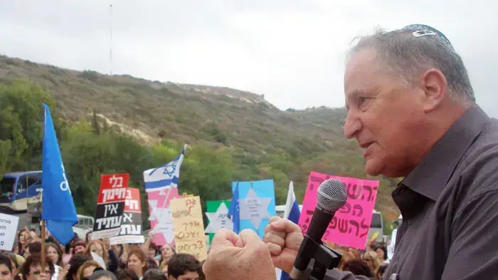 רן ארז בהפגנת המורים בנהריה