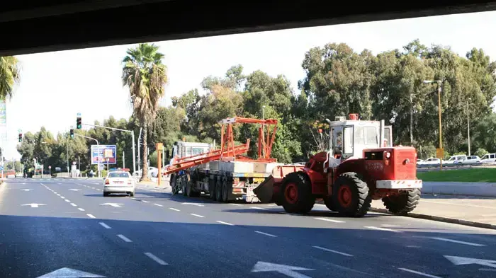 משאית שנתקעה בגשר רוקח משאית שנתקעה בגשר רוקח