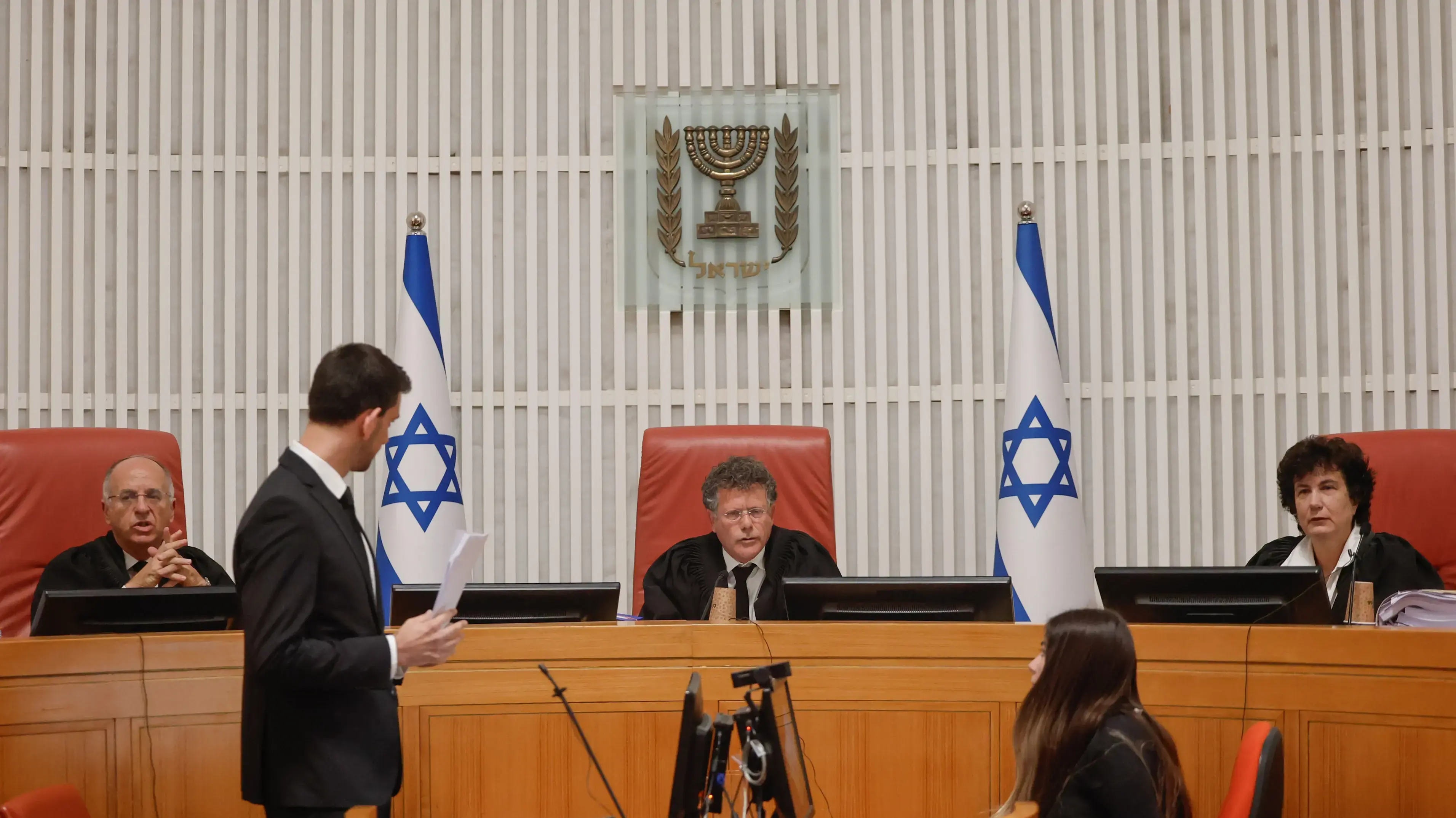 יצחק עמית, נעם סולברג, דפנה ברק ארז, דיון בג"ץ על פיטורי ראש השב"כ רונן בר, ביהמ"ש העליון, 8 במרץ 2025 יצחק עמית, נעם סולברג, דפנה ברק ארז, דיון בג"ץ על פיטורי ראש השב"כ רונן בר, ביהמ"ש העליון, 8 במרץ 2025