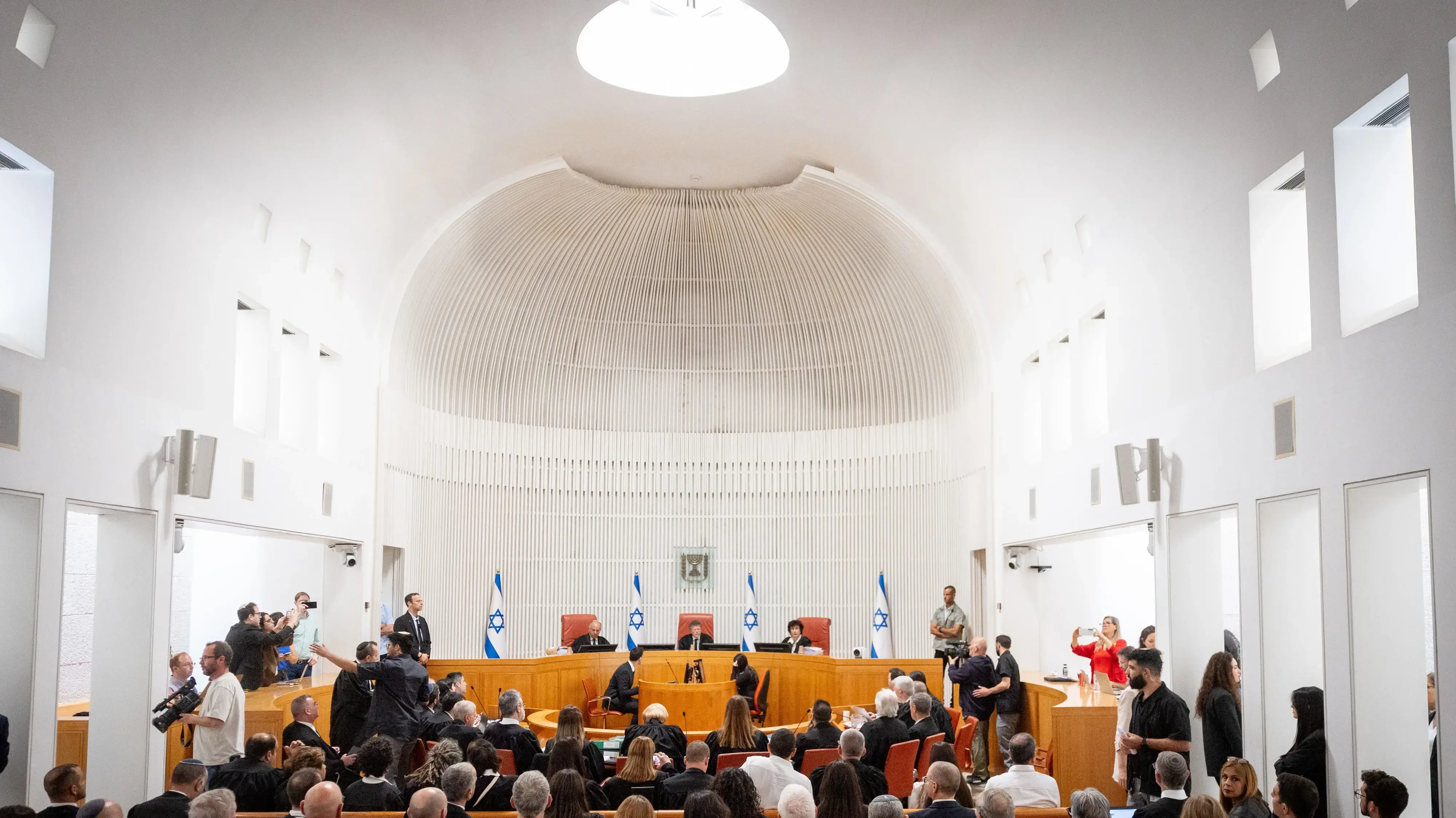 דיון בג"ץ על פיטורי ראש השב"כ רונן בר, ביהמ"ש העליון, 8 במרץ 2025 דיון בג"ץ על פיטורי ראש השב"כ רונן בר, ביהמ"ש העליון, 8 במרץ 2025