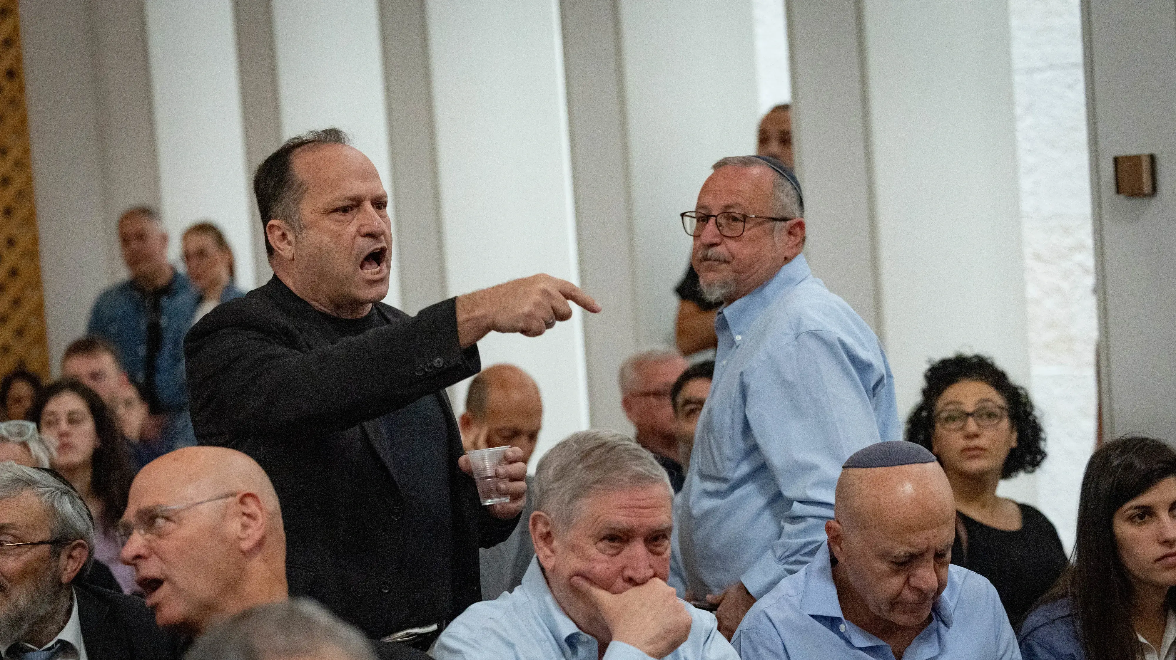 עימותים במהלך דיון בג"ץ על פיטורי ראש השב"כ רונן בר, ביהמ"ש העליון, 8 במרץ 2025 עימותים במהלך דיון בג"ץ על פיטורי ראש השב"כ רונן בר, ביהמ"ש העליון, 8 במרץ 2025