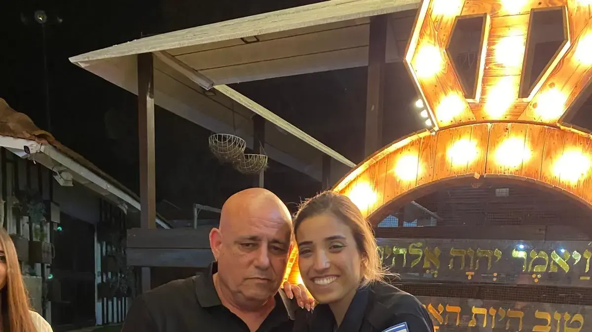 מור שקורי ז"ל עם אביה רוני שקורי ז"ל מור שקורי ז"ל עם אביה רוני שקורי ז"ל