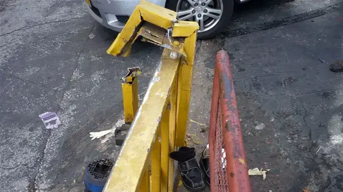 שער חשמלי מחץ ילד בן 5 ופצע אותו אנושות, ירושלים שער חשמלי מחץ ילד בן 5 ופצע אותו אנושות, ירושלים