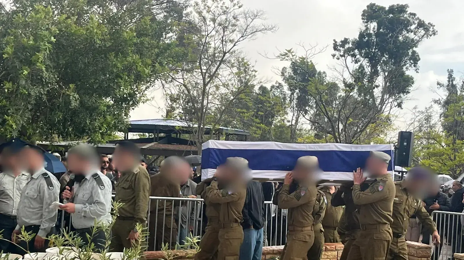 הלוויתו של סמ"ר יהלי שרור, עומר, 4 במאי 2025 הלוויתו של סמ"ר יהלי שרור, עומר, 4 במאי 2025