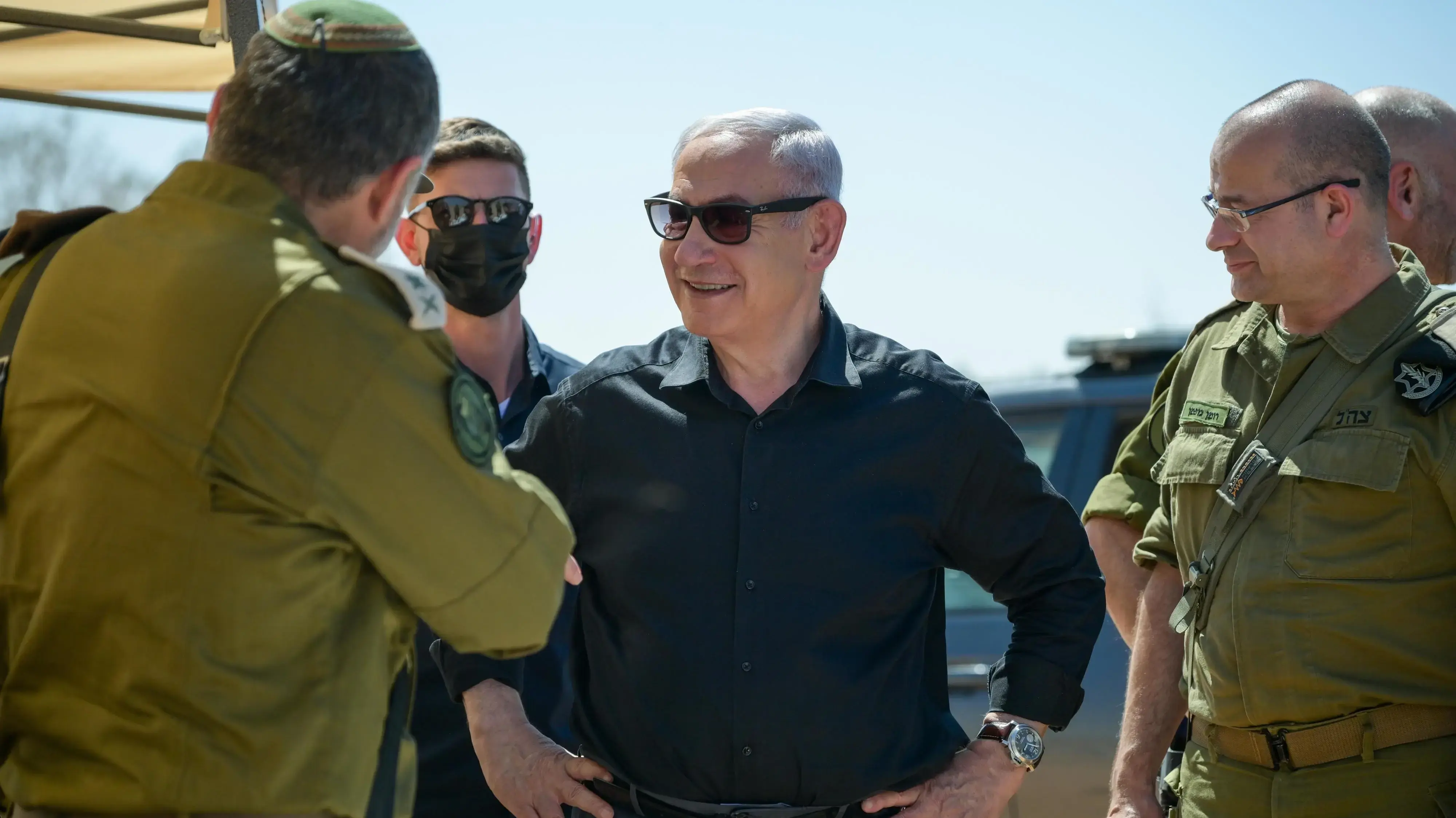 ראש הממשלה בנימין נתניהו ביקר באימון של חטיבה 5 (חטיבת מילואים) במרכז לאימוני יבשה (מל״י) צאלים, 8 במאי 2025 ראש הממשלה בנימין נתניהו ביקר באימון של חטיבה 5 (חטיבת מילואים) במרכז לאימוני יבשה (מל״י) צאלים, 8 במאי 2025