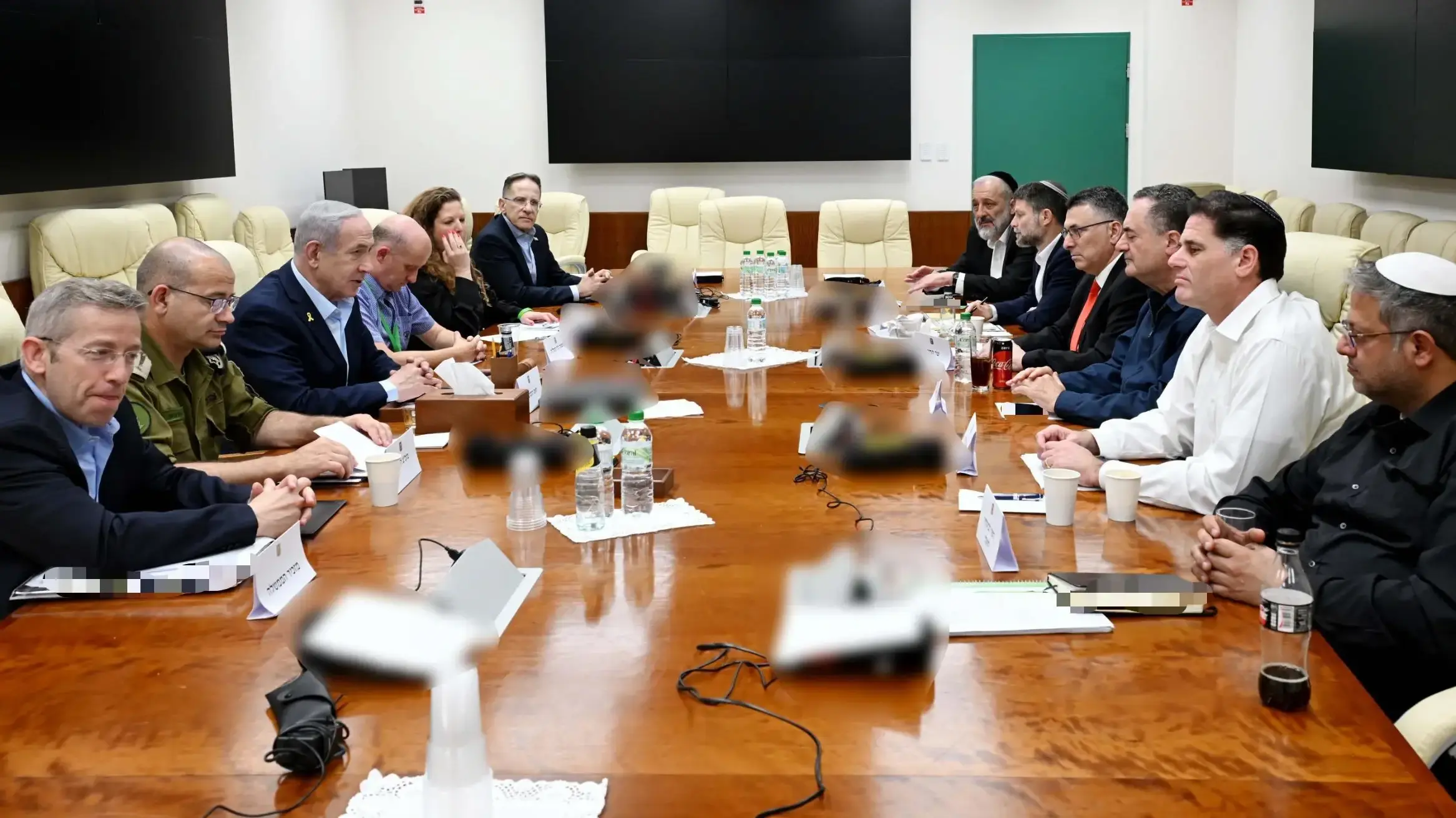 ראש הממשלה בנימין נתניהו במהלך ניהול המערכה נגד תכנית ההשמדה של המשטר האיראני ראש הממשלה בנימין נתניהו במהלך ניהול המערכה נגד תכנית ההשמדה של המשטר האיראני