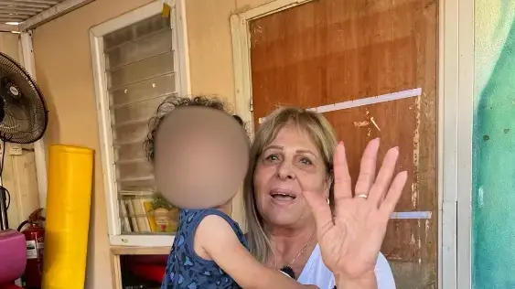 אסתר (אתי) אדיב אסתר (אתי) אדיב