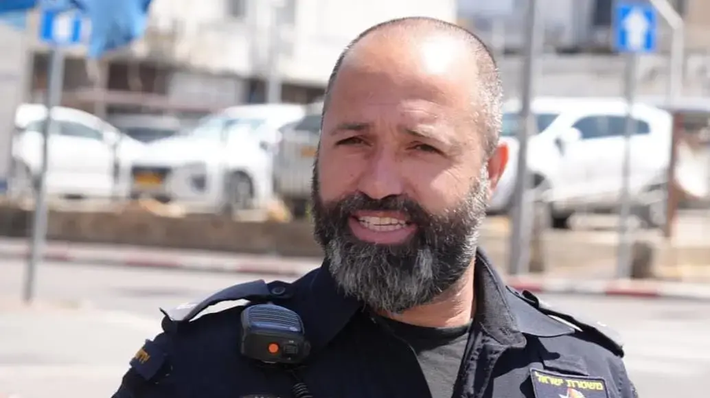 הותר לפרסום שמו של שוטר מחוז מרכז שנהרג בעת מילוי תפקידו - רס"מ יניב אלקיים ז"ל
הותר לפרסום שמו של שוטר מחוז מרכז שנהרג בעת מילוי תפקידו - רס"מ יניב אלקיים ז"ל