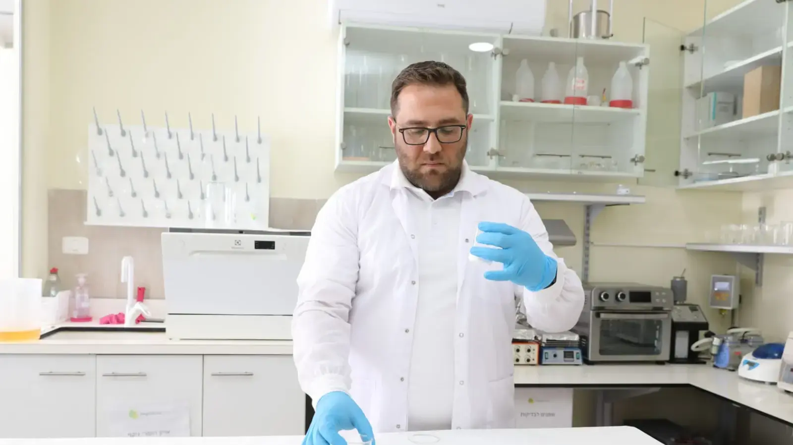ד"ר איוב וליד סח'ניני ד"ר איוב וליד סח'ניני