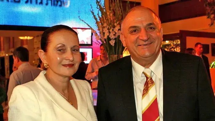 יצחק תשובה ואשתו בוועידת ישראל לעסקים. יצחק תשובה ואשתו בוועידת ישראל לעסקים.