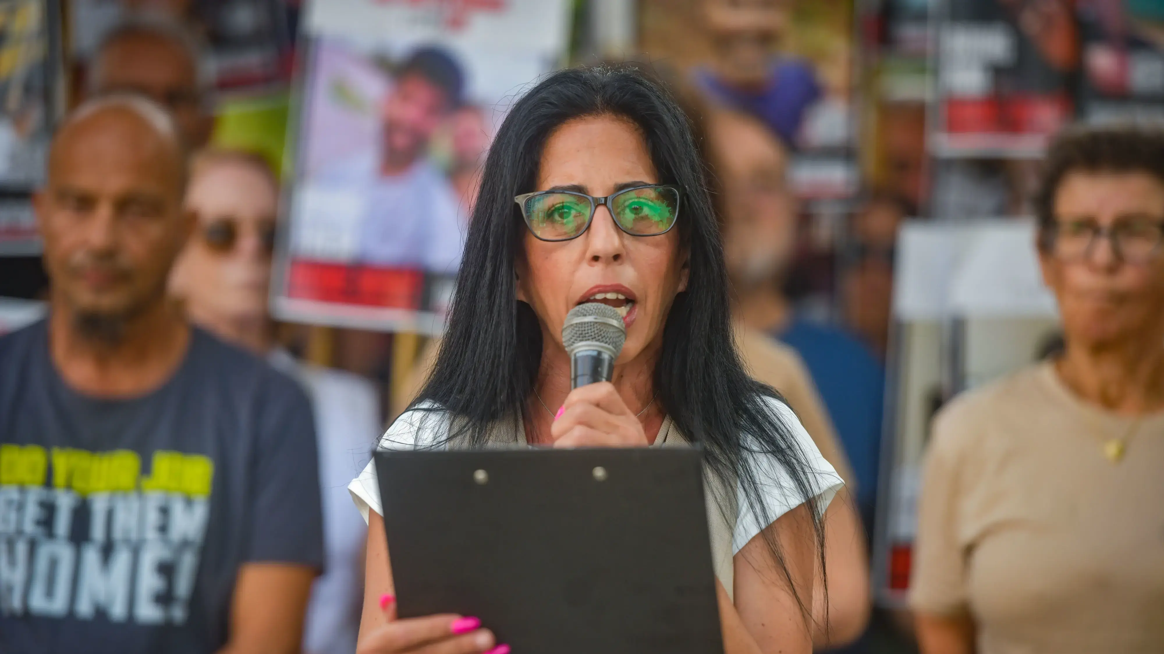 עינב צנגאוקר, הצהרת משפחות חטופים, שער בגין, 9 באוגוסט 2025 עינב צנגאוקר, הצהרת משפחות חטופים, שער בגין, 9 באוגוסט 2025