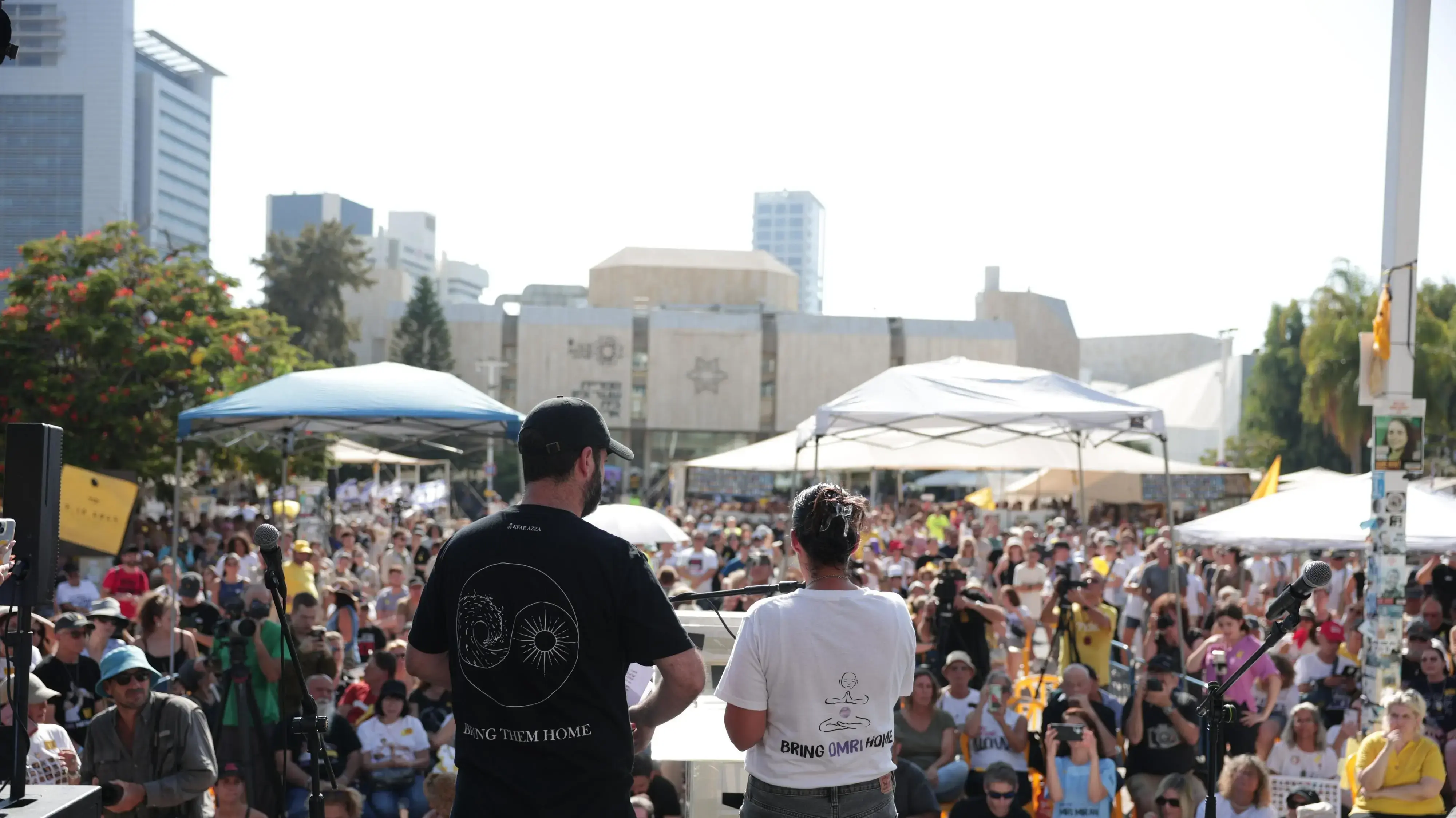 משפחות החטופים בקבלת שבת ביום ה-700 למלחמה משפחות החטופים בקבלת שבת ביום ה-700 למלחמה