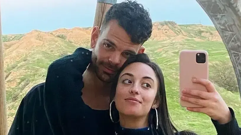 שי רגב ובן זוגה ניר פורטי, שנרצחו בפסטיבל הנובה ב-7 באוקטובר שי רגב ובן זוגה ניר פורטי, שנרצחו בפסטיבל הנובה ב-7 באוקטובר