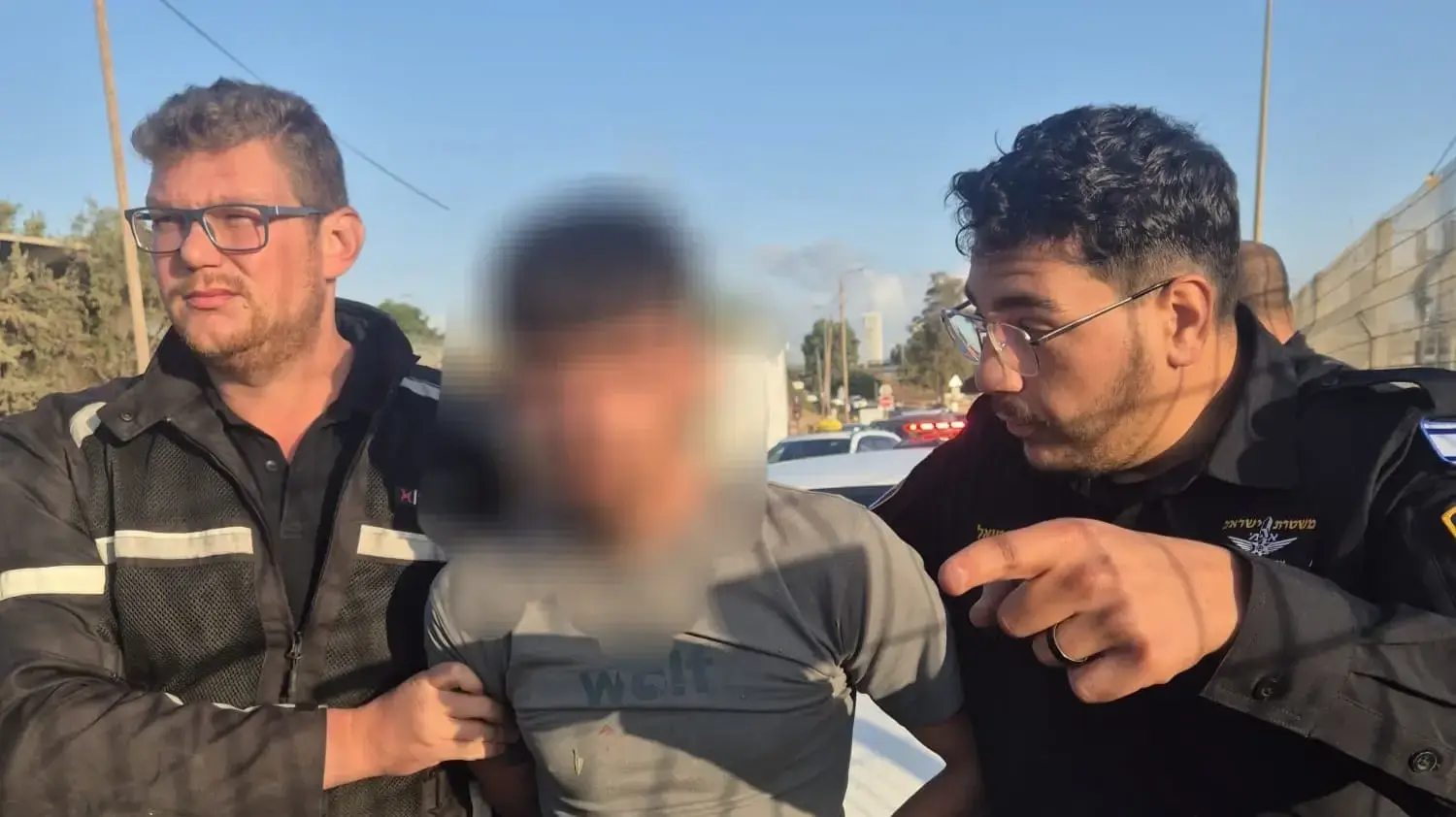 מעצר תושב ג'נין השוהה בישראל שלא כחוק, בחשד לגניבת רכב על ידי כוחות המשטרה, תל אביב, 5 באוקטובר 2025 מעצר תושב ג'נין השוהה בישראל שלא כחוק, בחשד לגניבת רכב על ידי כוחות המשטרה, תל אביב, 5 באוקטובר 2025