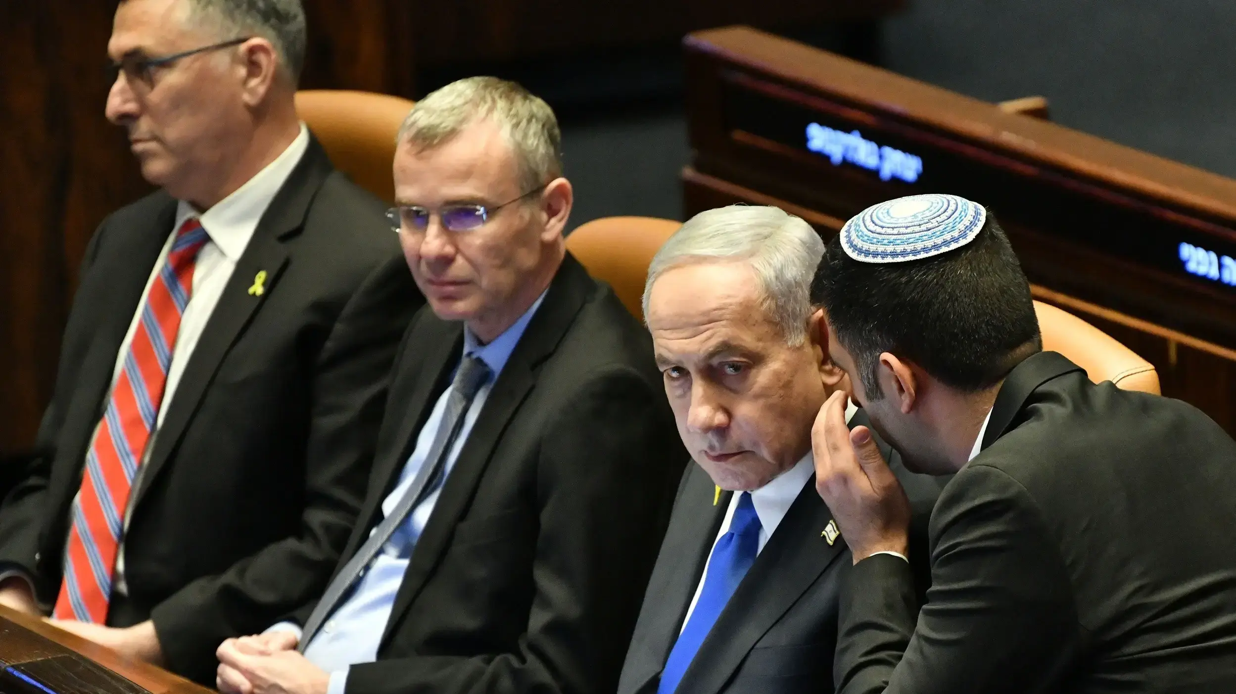 רה"מ בנימין נתניהו,יריב לוין, גדעון סער, שלמה קרעי, פתיחת מושב הכנסת, 20 באוקטובר 2025 רה"מ בנימין נתניהו,יריב לוין, גדעון סער, שלמה קרעי, פתיחת מושב הכנסת, 20 באוקטובר 2025