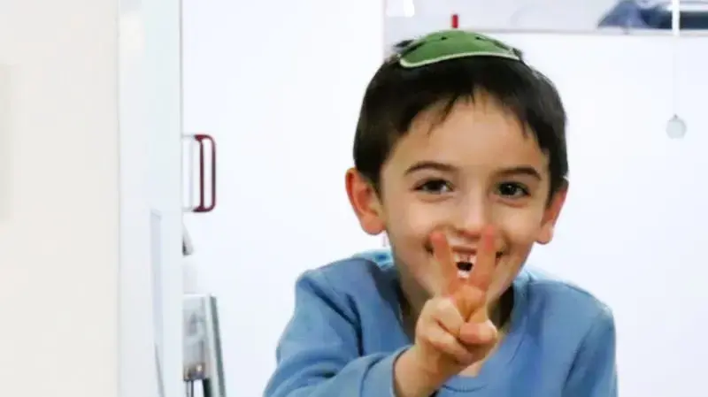 "במותו הוא השאיר לנו צוואה לא כתובה - להמשיך את הדרך בה חי. חיים של נתינה". אריאל ז"ל "במותו הוא השאיר לנו צוואה לא כתובה - להמשיך את הדרך בה חי. חיים של נתינה". אריאל ז"ל
