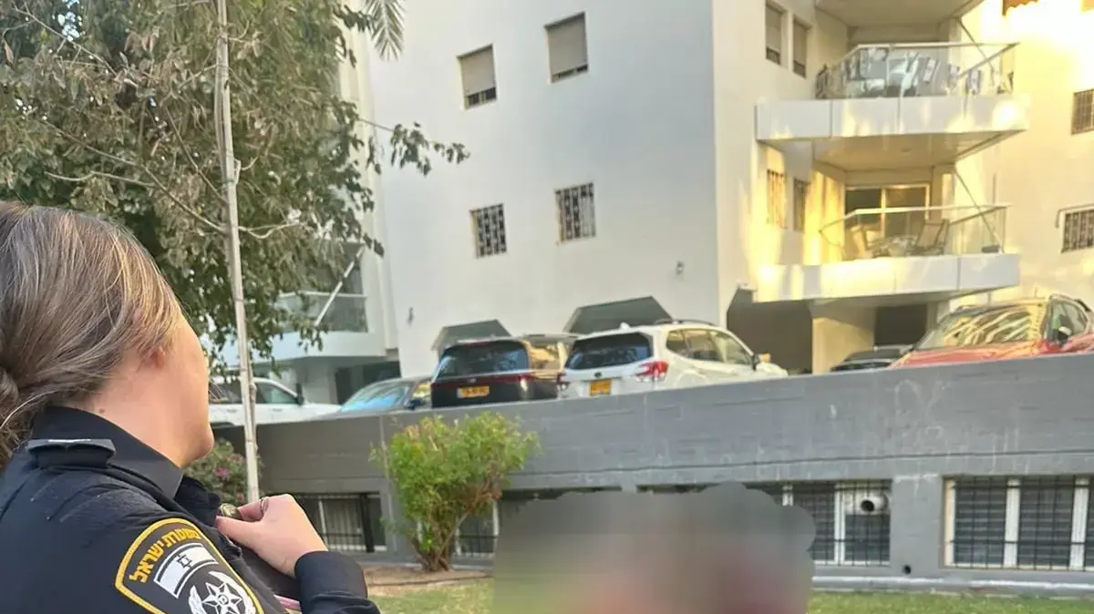 תושב חולון בשנות ה־50 לחייו שנעצר בחשד להטרדה ולהפרת צו פיקוח של יחידת צור תושב חולון בשנות ה־50 לחייו שנעצר בחשד להטרדה ולהפרת צו פיקוח של יחידת צור