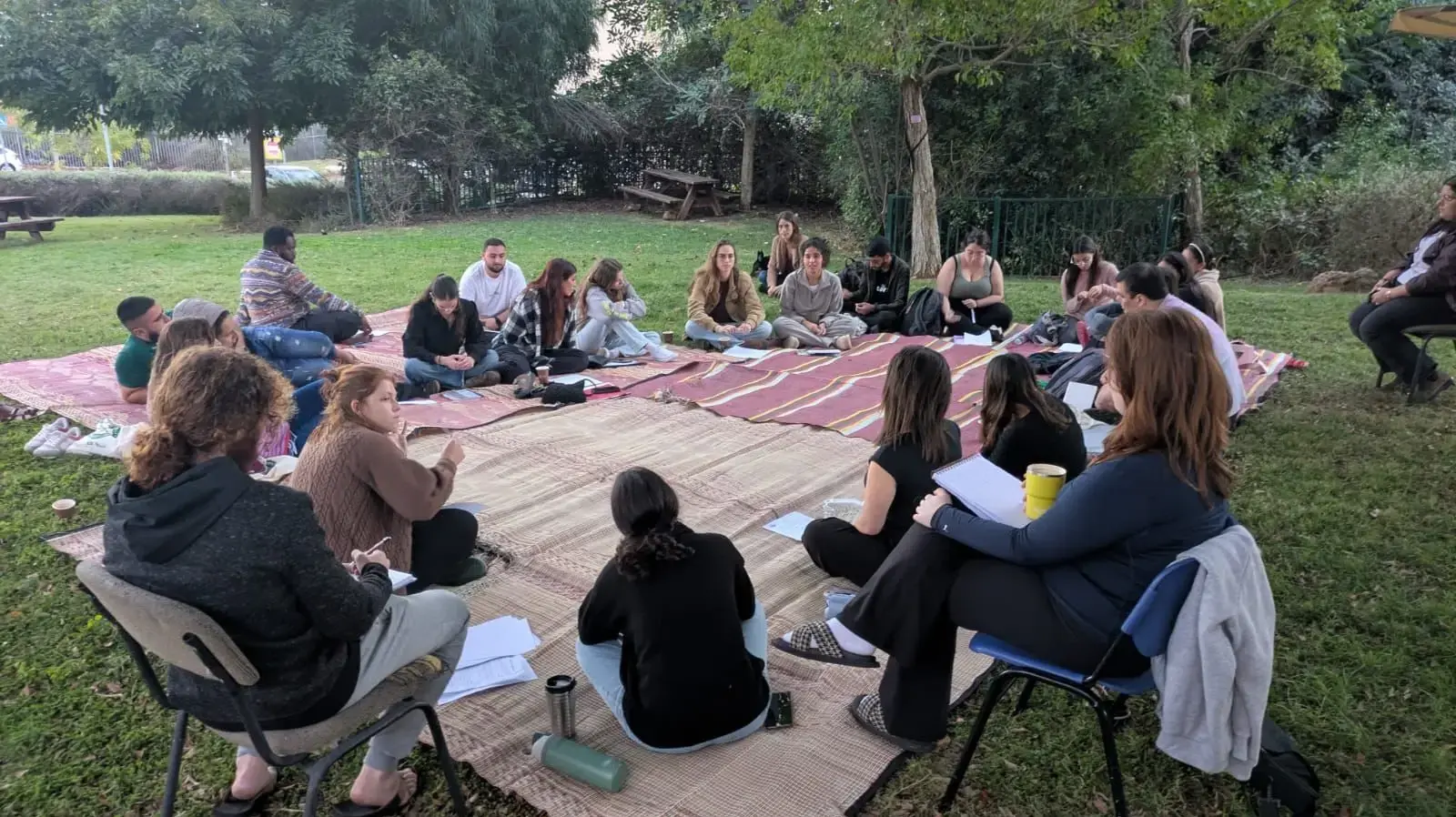 סטודנטים ממכללת בית ברל יסיירו בעוטף עזה לקראת השתלבות בקהילות וסיוע בשיקום עם החזרה הביתה סטודנטים ממכללת בית ברל יסיירו בעוטף עזה לקראת השתלבות בקהילות וסיוע בשיקום עם החזרה הביתה