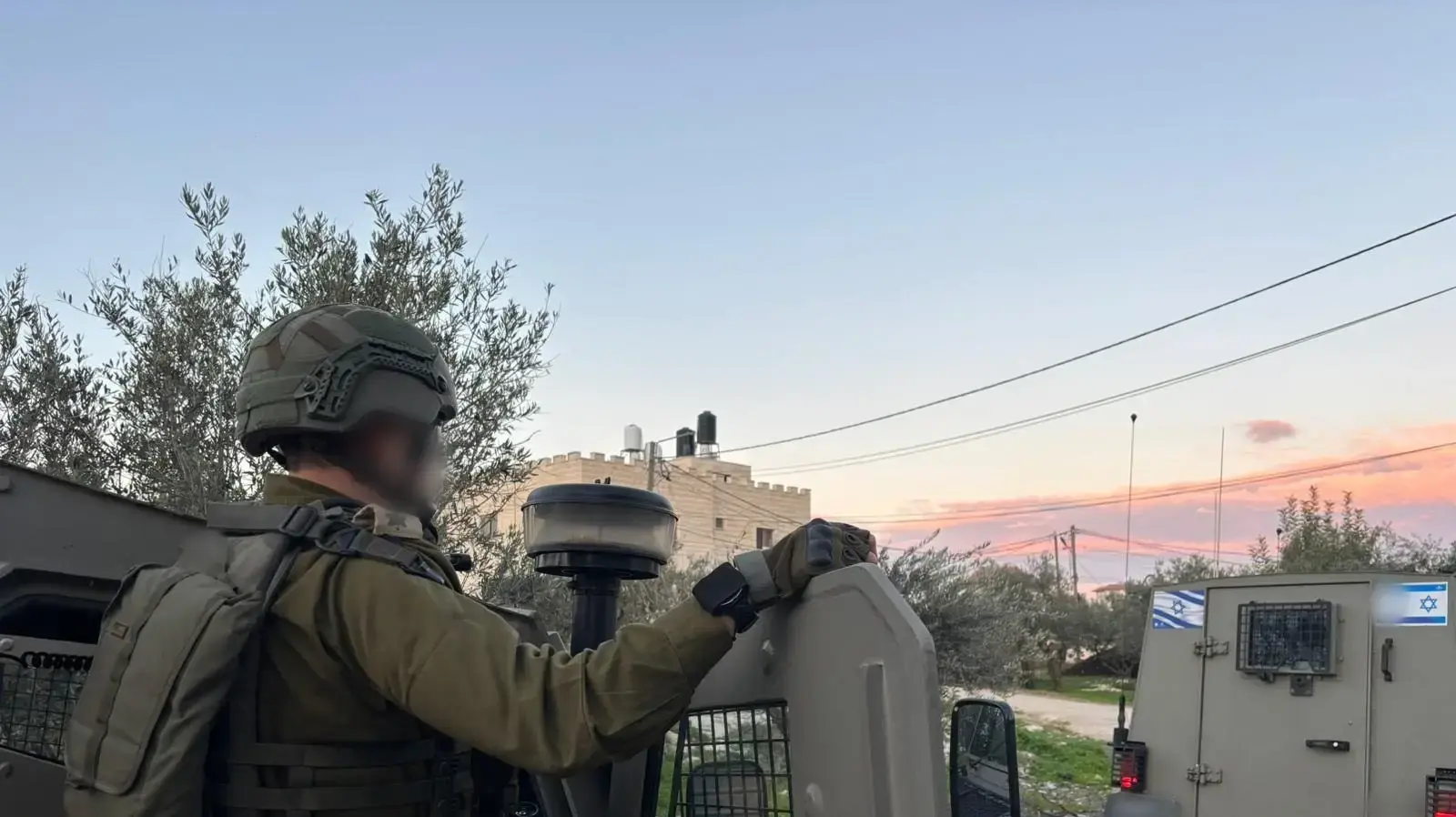 כוחות צה"ל בכפר של המחבל בקבאטיה כוחות צה"ל בכפר של המחבל בקבאטיה