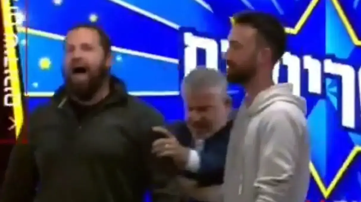 יאיר אנסבכר פורץ לאולפן הפטריוטים בערוץ 14