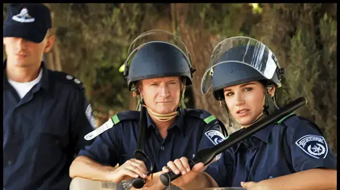 דב נבון ורותם אבוהב מתגייסים למשטרה דב נבון ורותם אבוהב מתגייסים למשטרה