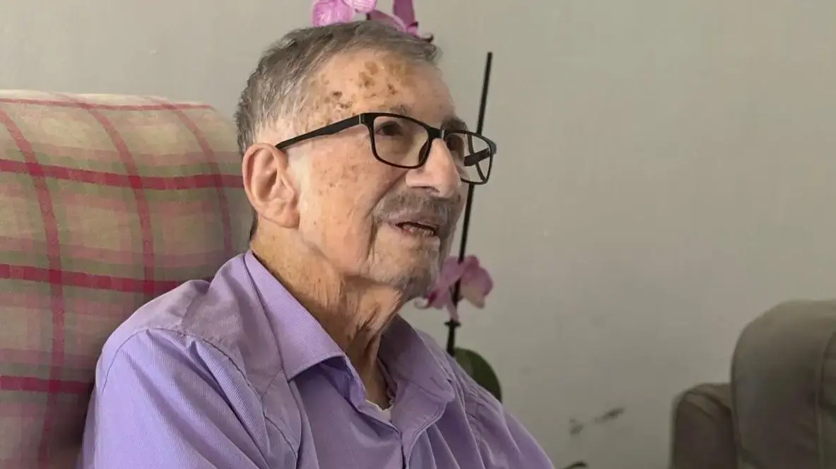 השחקן ושורד השואה דניאל לוז, ארבעה ימים לפני מותו, אפריל 2026 השחקן ושורד השואה דניאל לוז, ארבעה ימים לפני מותו, אפריל 2026