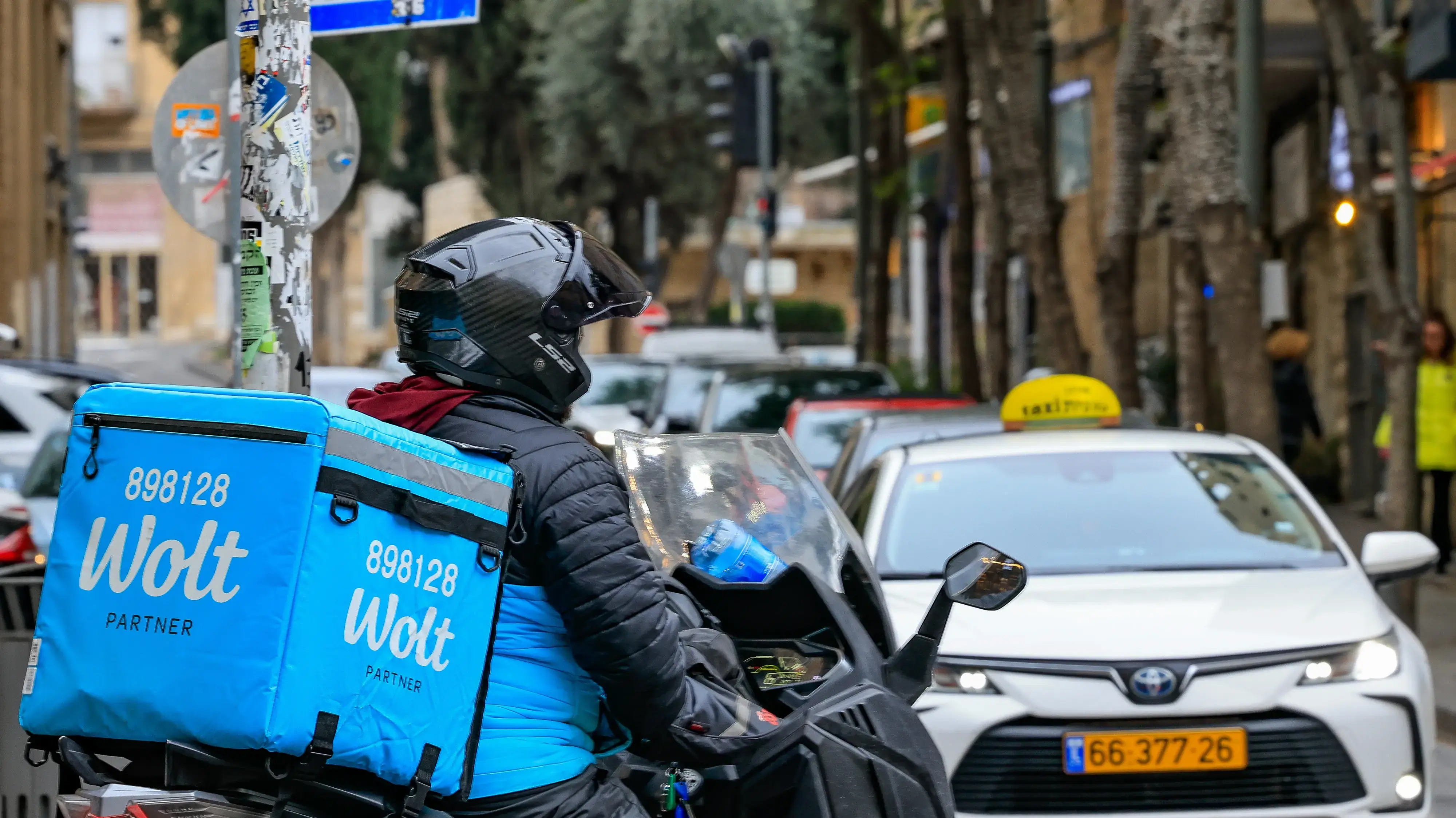 שליח וולט על אופנוע, 23 בפברואר 2025 שליח וולט על אופנוע, 23 בפברואר 2025