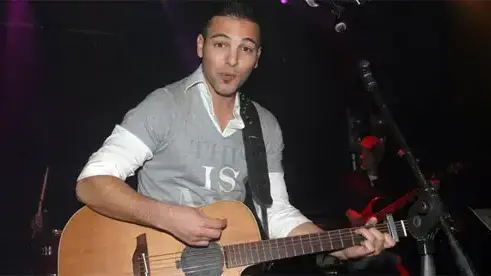 מנה חמה-  הראל מויאל בהופעה בצוותא