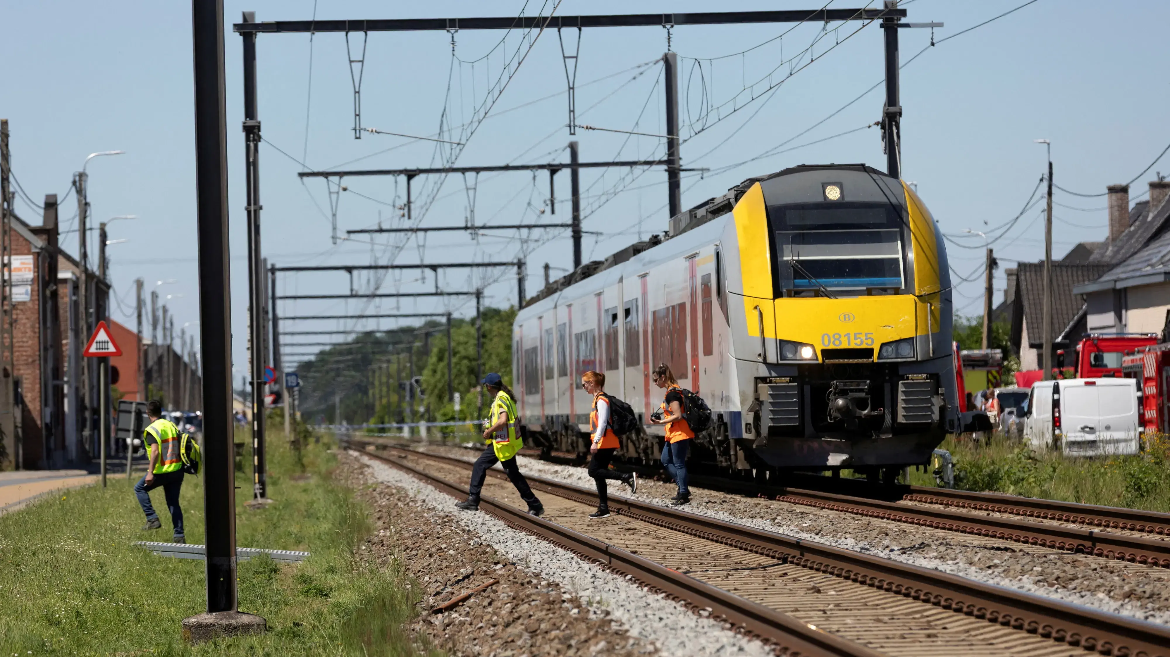 תאונה קשה בבלגיה: רכבת התנגשה באוטובוס בתי ספר, 4 נהרגו תאונה קשה בבלגיה: רכבת התנגשה באוטובוס בתי ספר, 4 נהרגו