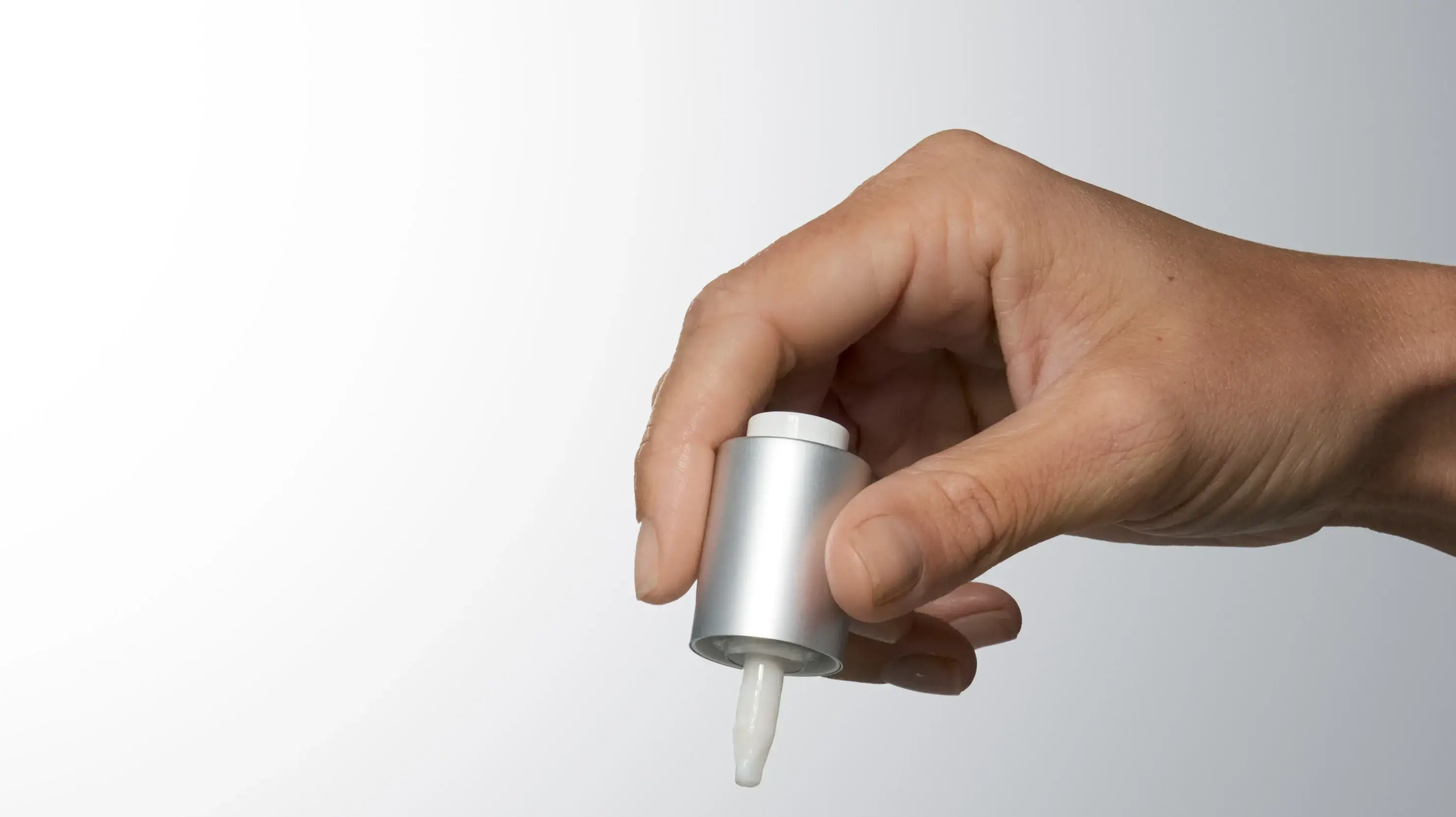 FutureCode Booster של דרמלוג'יקה FutureCode Booster של דרמלוג'יקה