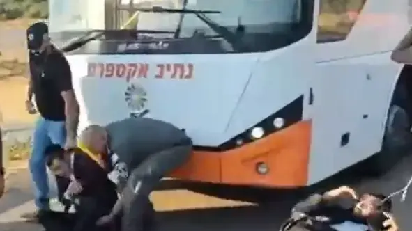 הפגנת חרדים נגד תחבורה ציבורית בשבת, צומת מירון, 8 באוגוסט 2026 הפגנת חרדים נגד תחבורה ציבורית בשבת, צומת מירון, 8 באוגוסט 2026