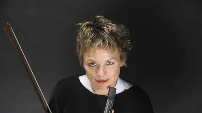 לורין אנדרסון לורין אנדרסון