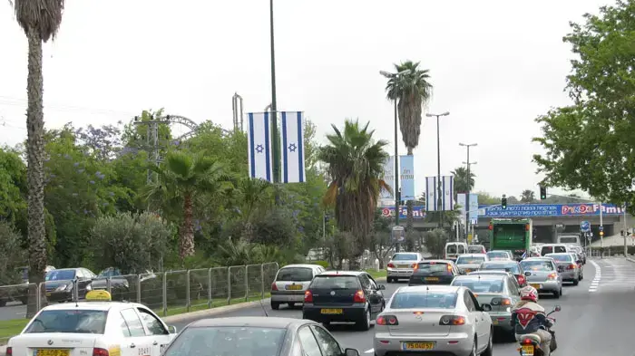 9 מ-10 נוסעים לבד 9 מ-10 נוסעים לבד