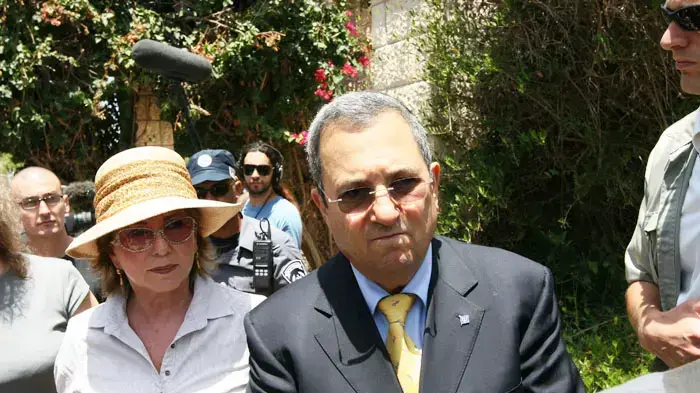 שר הביטחון אהוד ברק בלווית טומי לפיד שר הביטחון אהוד ברק בלווית טומי לפיד