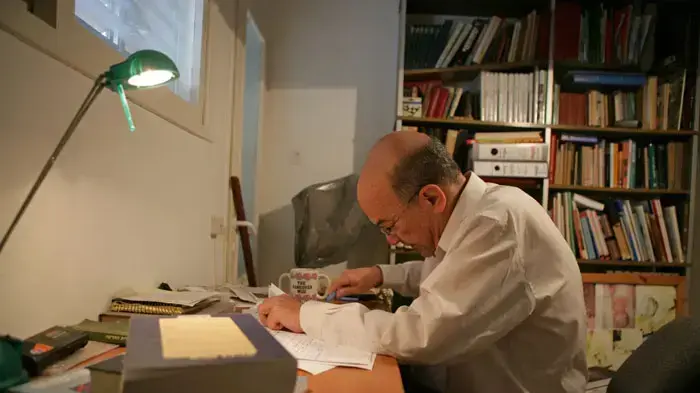 יוסי שריד בביתו בתל אביב, לאחר פרישתו מהחיים הפוליטיים יוסי שריד בביתו בתל אביב, לאחר פרישתו מהחיים הפוליטיים