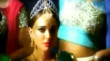 נטלי פורטמן בקליפ של דבנדרה בנהרט נטלי פורטמן בקליפ של דבנדרה בנהרט