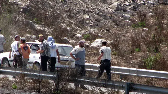 מתנחלים התפרעו והתעמתו עם צה"ל בפינוי מאחז לא חוקי בשומרון מתנחלים התפרעו והתעמתו עם צה"ל בפינוי מאחז לא חוקי בשומרון