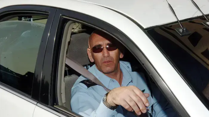 ניצב אורי בר לב ניצב אורי בר לב