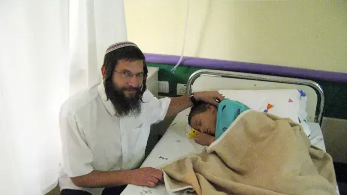 טוביה שטטמן, ילד בן 9 מההתנחלות יצהר שנדקר ע"י פלסטיני טוביה שטטמן, ילד בן 9 מההתנחלות יצהר שנדקר ע"י פלסטיני