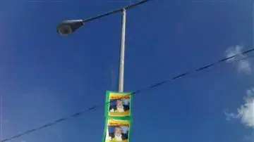 שלטים שנתלו באופן פיראטי של המועמד לראשות המקומית שפרעם אמון ענבתאוי שלטים שנתלו באופן פיראטי של המועמד לראשות המקומית שפרעם אמון ענבתאוי