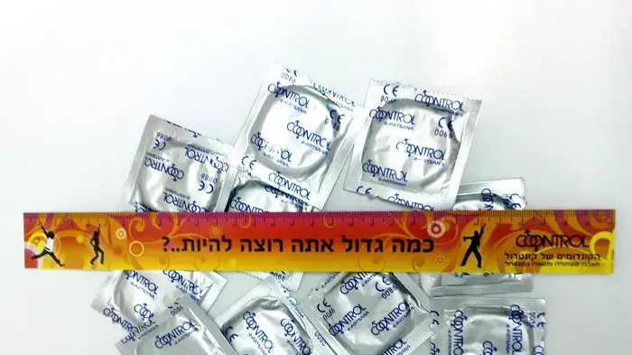 חלוקת קונדומים בפסטיבל "בראשית" חלוקת קונדומים בפסטיבל "בראשית"